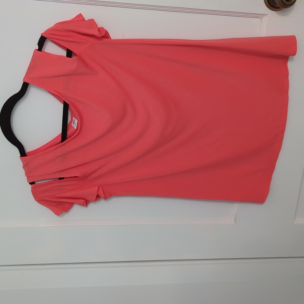 Old Navy Size L Salmon Top with Cutout Shoulders